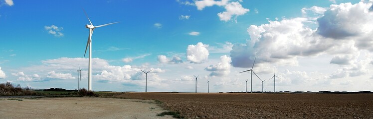 panorama d'&eacute;oliennes