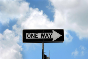 Obraz premium Arrow points one way