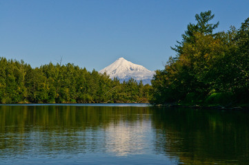 Tolbatschik Vulkan und Kamtschatka Fluss