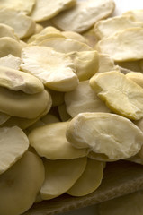 Fave secche sgusciate