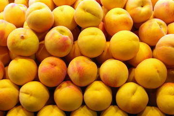 Gelbe Pfirsiche