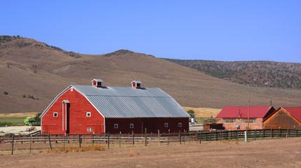 Large red barn © RG