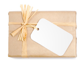 Cadeau emballage écologique avec étiquette blanche
