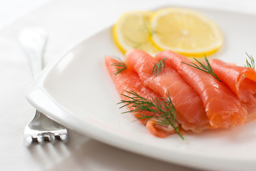 Smoked salmon with dill and lemon