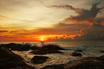 Obraz premium Sunset in the tropical sea