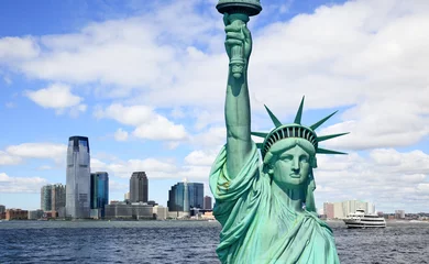 Foto auf Alu-Dibond The Statue of Liberty and Jersey City © Gary