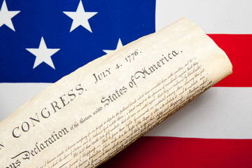 Flagge der USA mit Unabhängigkeitserklärung