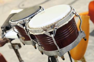 Fototapeta na wymiar Kubański instrument perkusyjny - bongo