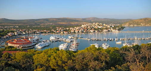 Fototapeta na wymiar Panorama Rogoznica w Chorwacji