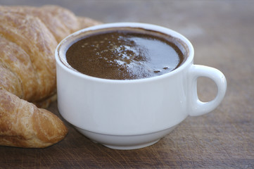 Coffee and croissante