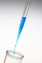 試験管とスポイド
