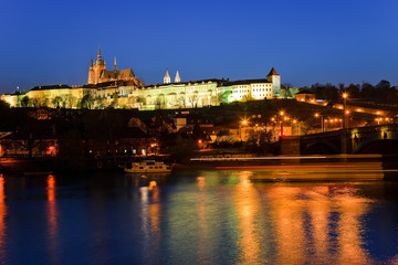 Fototapeta na wymiar Zamek Praski w nocy, Prague, Czech Republic