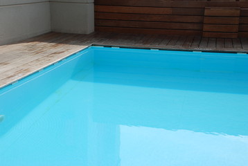 Obraz na płótnie Canvas swimming pool