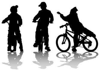 Obraz na płótnie Canvas Nastolatek grupa rowerzystów