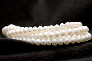 Rolled White Pearl String