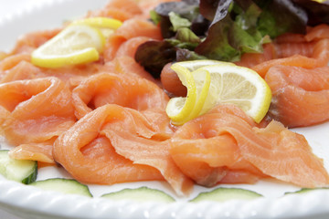 Lachs mit Zitronen