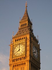 Fototapeta na wymiar Big Ben at dusk
