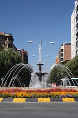 Naklejka premium Fuente de la plaza Merindades en Pamplona (Navarra, España).