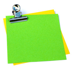 post-it vert avec pince à dessin