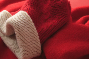 赤いマフラーと帽子