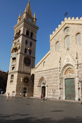 Fototapeta na wymiar Katedra w Mesynie