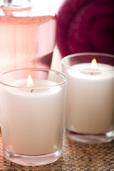 Obraz na płótnie Canvas massage oil and candles