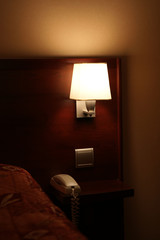 Lampe et chambre