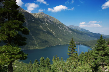 Fototapeta na wymiar Góry, jezioro.