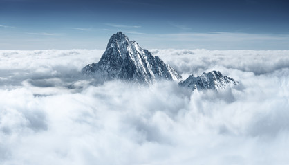 Mountain in the clouds - obrazy, fototapety, plakaty