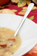 ein teller kartoffel creme suppe