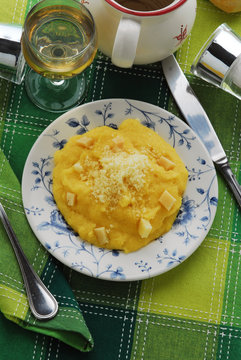 Antipasto di polenta condita