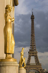 Fototapeta na wymiar Widok z wieży Eiffla z Trocadero w Paryżu, Francja