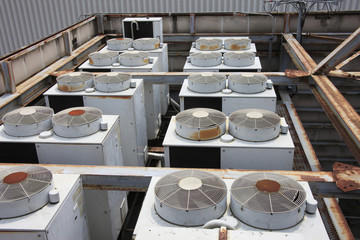 屋上の室外機