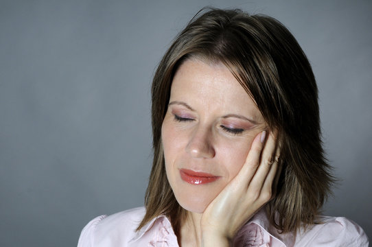 woman and dental pain