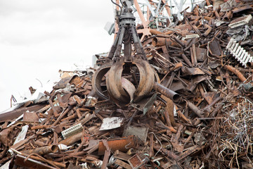 Industrial grabber with metal