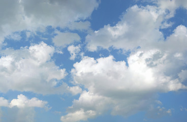 Naklejka na ściany i meble Niebo z chmury cumulus