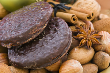 Lebkuchen und Nüsse
