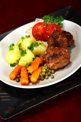 Frikadellen mit Gemüse