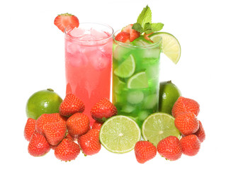 cocktails with lime and beries