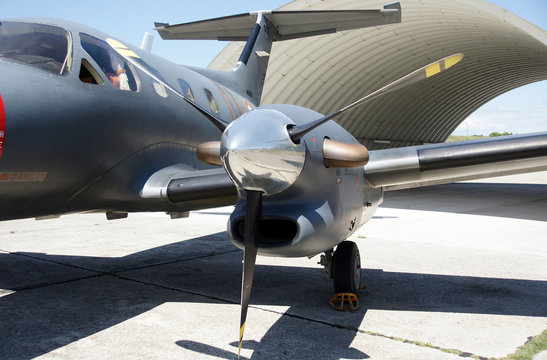 Avion &agrave; h&eacute;lices