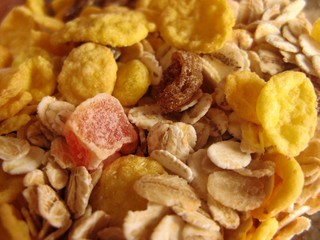 Cornflakes with dried fruit