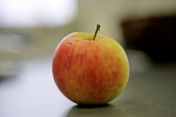 Single Apple