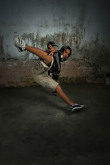 Fototapeta na wymiar hop hop dancer