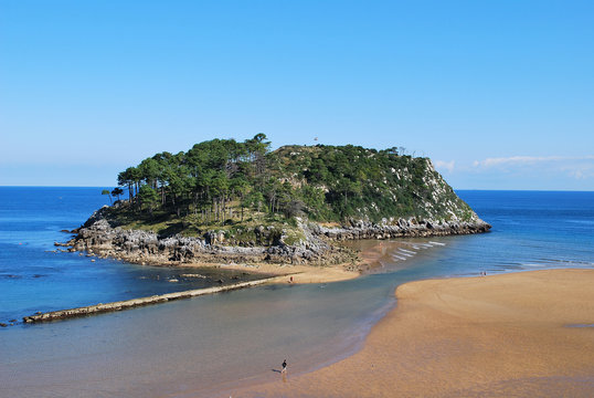 L'&icirc;le de la plage de Karraspio