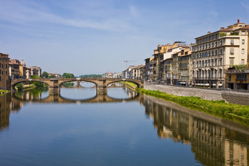 Fototapeta na wymiar Bridge and Buildings on Arno River