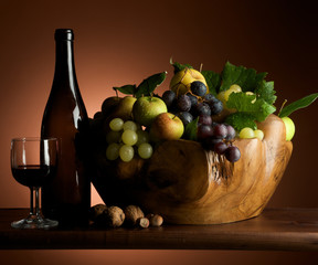 natura morta con frutta autunnale