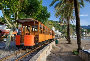 Tuinposter Straßenbahn in Port de Soller auf Mallorca © El Gaucho