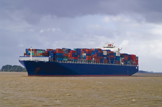 Containerschiff Elbe