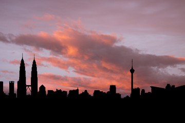 Naklejka premium Kuala Lumpur skyline at sunset