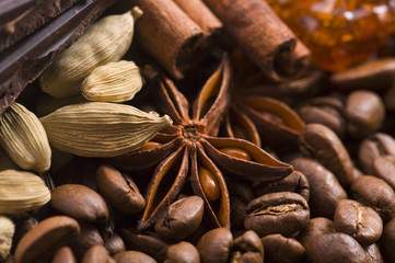 aroma coffe. ingredients. coffe beens, anise, chocolate, cardamo